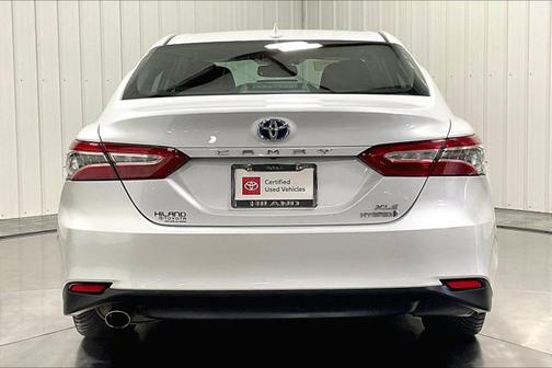 2020 Toyota Camry Hybrid XLE