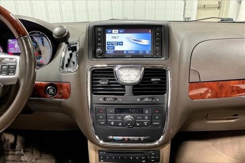 2012 Chrysler Town & Country Limited