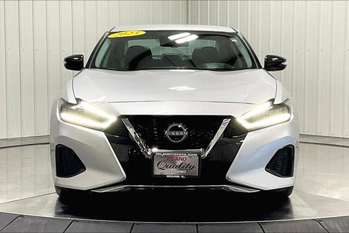 2023 Nissan Maxima SV