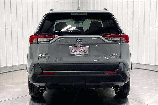 2022 Toyota RAV4 Hybrid XLE