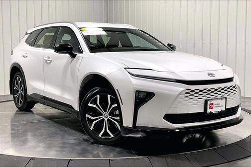 White 2025 Toyota Crown Signia XLE