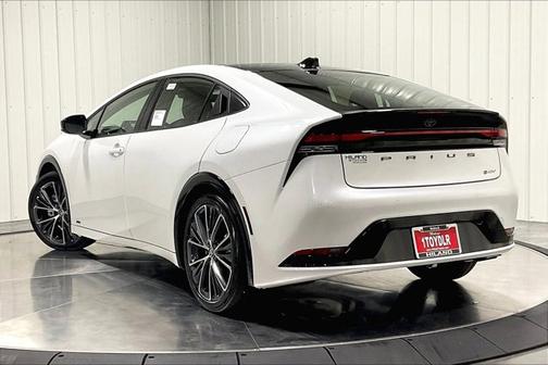 2025 Toyota Prius XLE