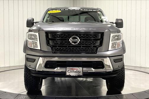 2022 Nissan Titan SV