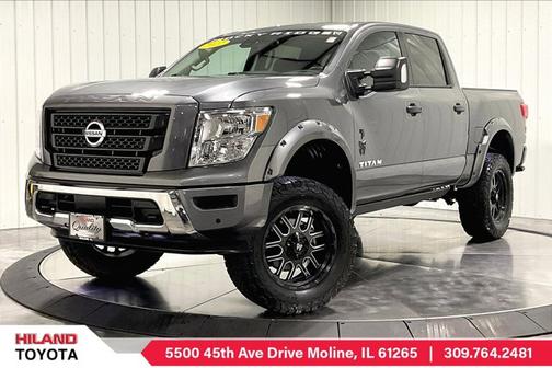 2022 Nissan Titan SV