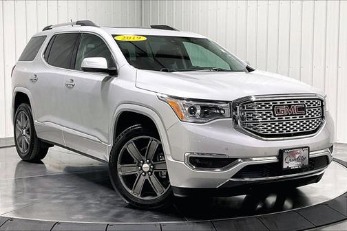 Quicksilver Metallic 2019 GMC Acadia Denali