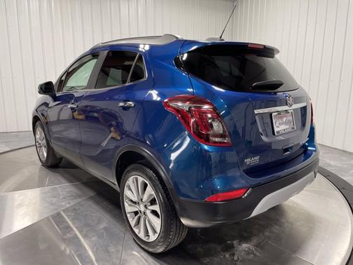 Photo 3 of 37 of 2019 Buick Encore Preferred
