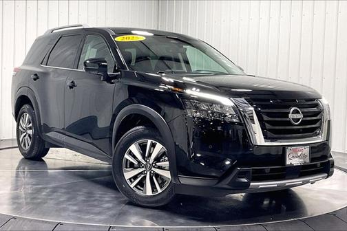Super Black 2025 Nissan Pathfinder SL