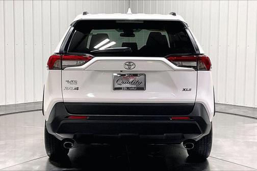 Super White 2019 Toyota RAV4 XLE