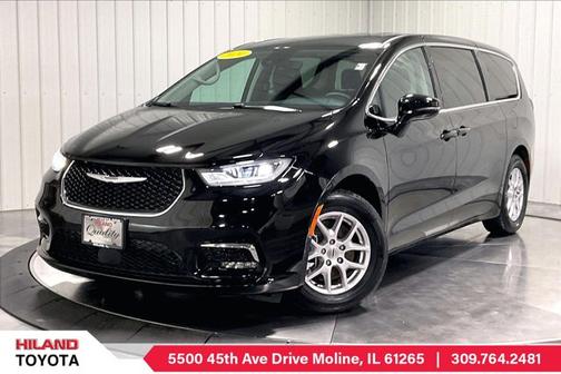 Diamond Black Crystal Pearlcoat 2024 Chrysler Pacifica Touring L
