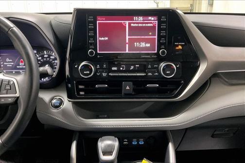 Midnight Black 2022 Toyota Highlander XLE