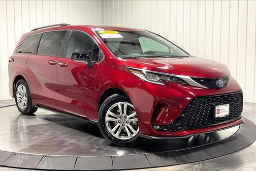 2022 Toyota Sienna XSE