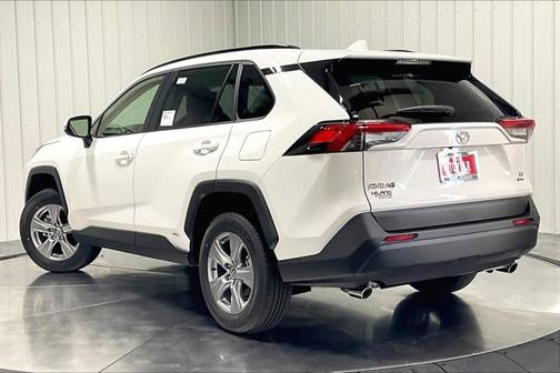 2025 Toyota RAV4 Hybrid LE