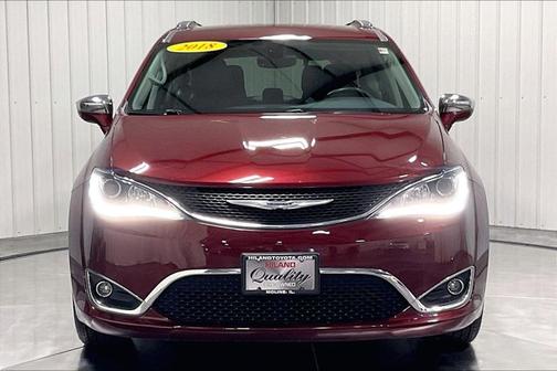 Velvet Red Pearlcoat 2018 Chrysler Pacifica Limited