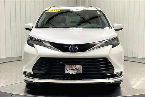 2024 Toyota Sienna XLE