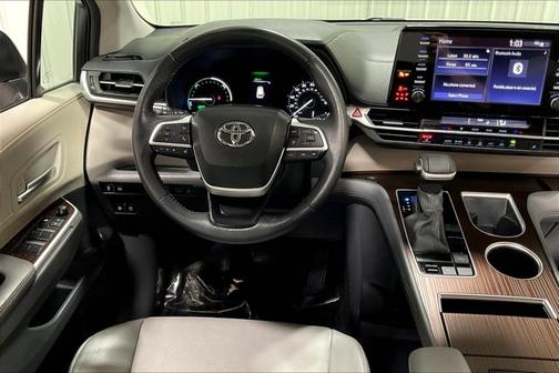 2024 Toyota Sienna XLE