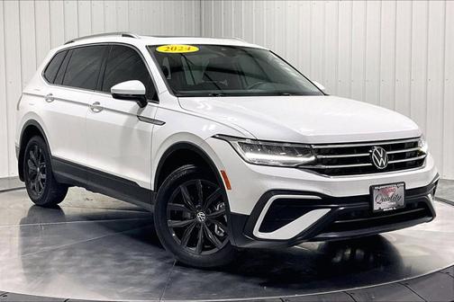 White 2024 Volkswagen Tiguan SE