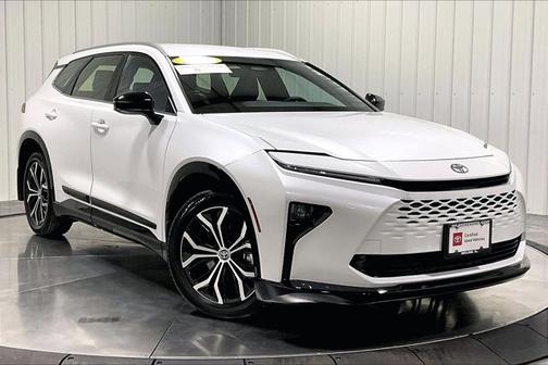 2025 Toyota Crown Signia XLE