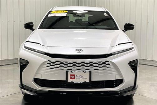 2025 Toyota Crown Signia XLE