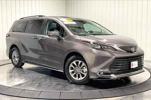 2024 Toyota Sienna XLE