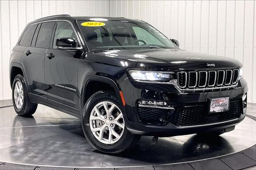 Diamond Black Crystal Pearlcoat 2023 Jeep Grand Cherokee Limited