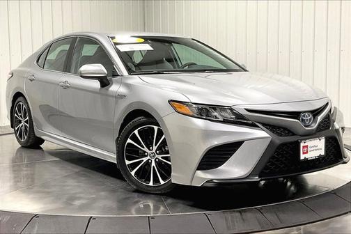 2020 Toyota Camry Hybrid SE