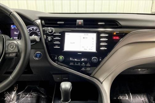 2020 Toyota Camry Hybrid SE