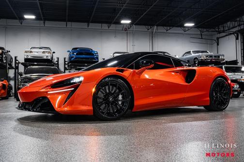 2023 McLaren Artura Coupe