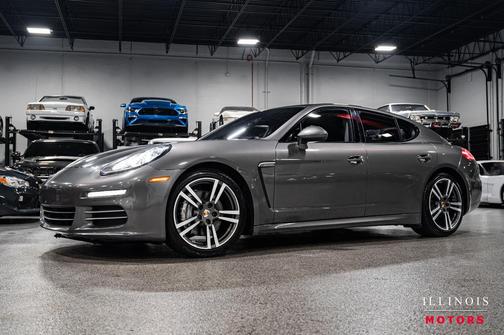 2016 Porsche Panamera 4 Edition