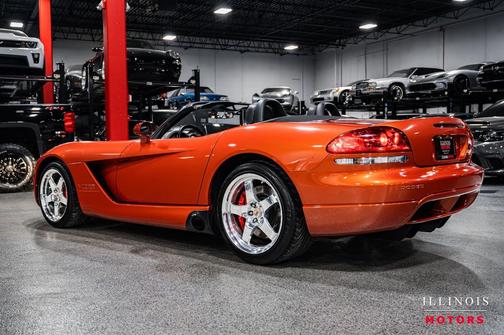 2005 Dodge Viper SRT10