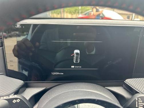 2t Wht Blk Roof 2025 Nissan Kicks SR
