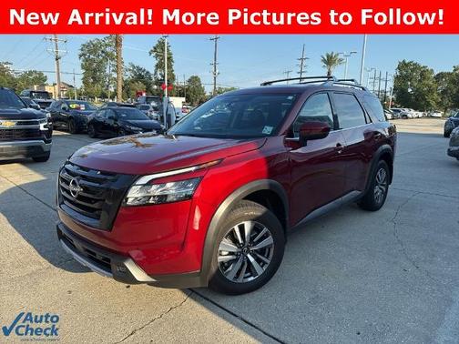2024 Nissan Pathfinder SL