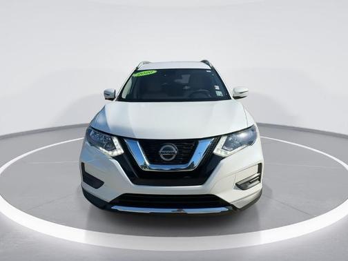 White 2020 Nissan Rogue SV