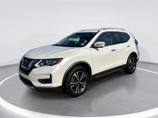 White 2020 Nissan Rogue SV
