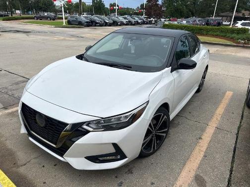 White 2022 Nissan Sentra SR