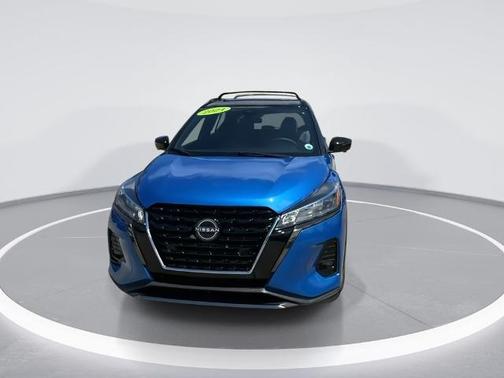 2tblublkroof 2024 Nissan Kicks SR