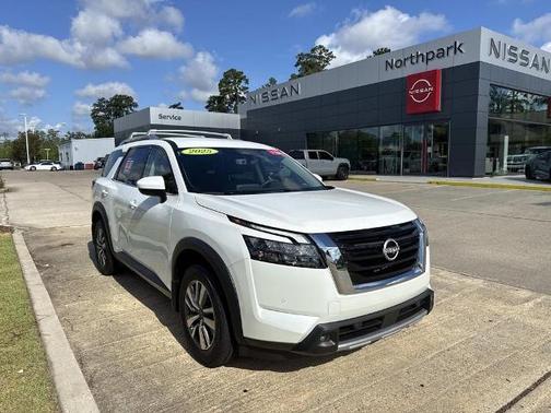 2025 Nissan Pathfinder SL