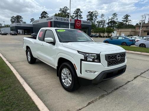 2024 Nissan Frontier SV