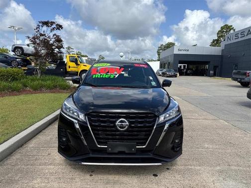 2021 Nissan Kicks SR