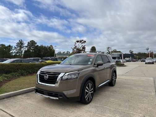 2024 Nissan Pathfinder Platinum