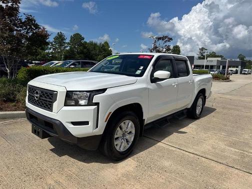 2022 Nissan Frontier SV