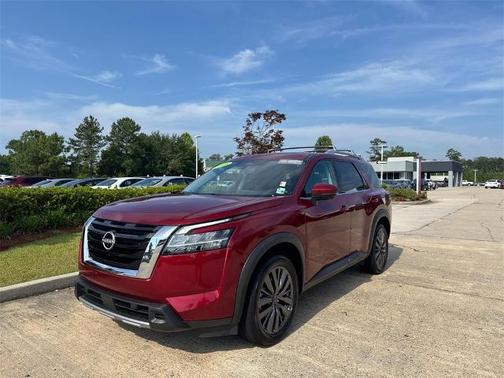 2023 Nissan Pathfinder SL