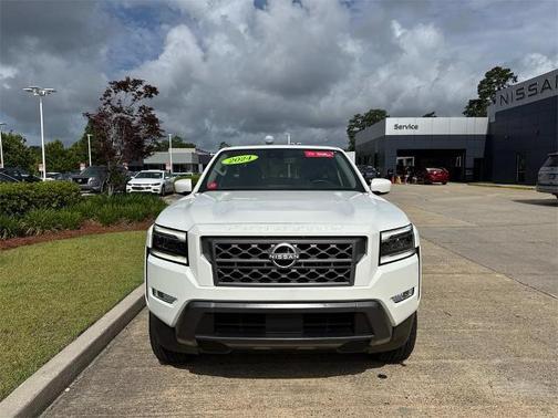2024 Nissan Frontier SL