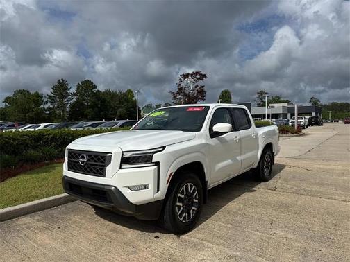 2024 Nissan Frontier SL