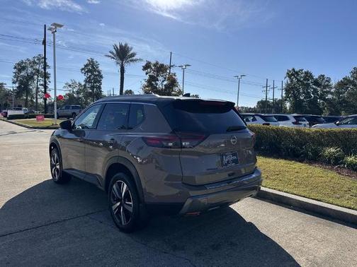 2024 Nissan Rogue SL