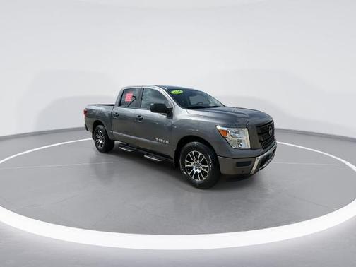 2024 Nissan Titan SV