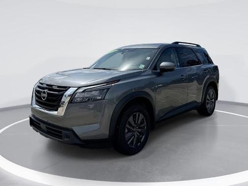 Gun Metallic 2024 Nissan Pathfinder SV