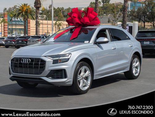 Florett Silver Metallic 2022 Audi Q8 55 Premium Plus