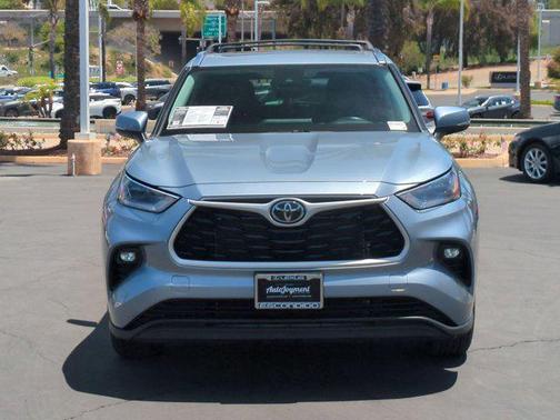 Moon Dust 2021 Toyota Highlander XLE