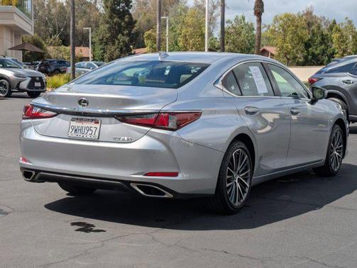 2025 Lexus ES 350 Base