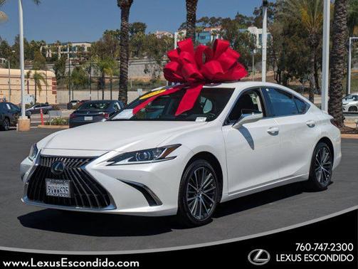 2025 Lexus ES 300h Premium